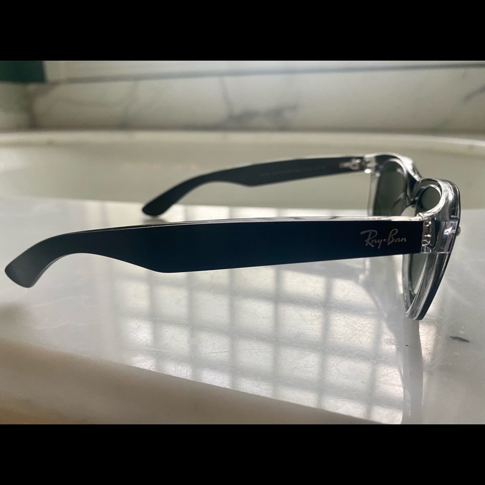 Ray Ban New Wayfarer sunglasses